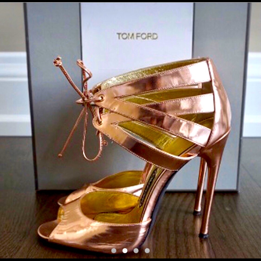Tom Ford Lace up rose gold pumps